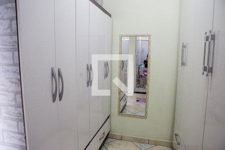 Casa à venda com 250m², 2 quartos e 8 vagas Casa à venda com 250m², 2 quartos e 8 vagasCloset