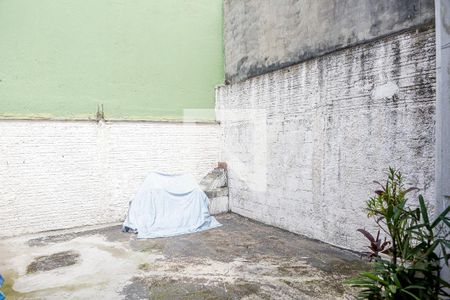 Casa à venda com 250m², 2 quartos e 8 vagas Casa à venda com 250m², 2 quartos e 8 vagasQuintal