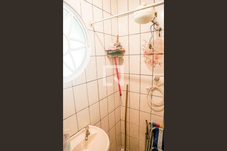 Casa à venda com 250m², 2 quartos e 8 vagas Casa à venda com 250m², 2 quartos e 8 vagasBanheiro da Garagem