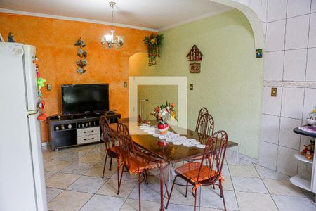 Casa à venda com 250m², 2 quartos e 8 vagas Casa à venda com 250m², 2 quartos e 8 vagasCozinha