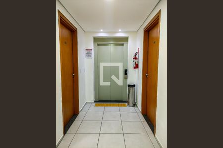 Apartamento à venda com 43m², 2 quartos e sem vaga Apartamento à venda com 43m², 2 quartos e sem vagaÁrea Comum - Elevador