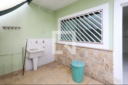 Casa à venda com 100m², 2 quartos e 2 vagas Casa à venda com 100m², 2 quartos e 2 vagasÁrea de Serviço