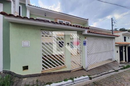 Casa à venda com 100m², 2 quartos e 2 vagasFachada