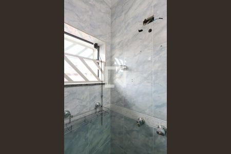 Casa à venda com 100m², 2 quartos e 2 vagas Casa à venda com 100m², 2 quartos e 2 vagasBanheiro da Suíte 1