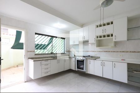 Casa à venda com 100m², 2 quartos e 2 vagas Casa à venda com 100m², 2 quartos e 2 vagasCozinha