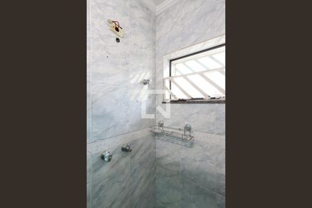 Casa à venda com 100m², 2 quartos e 2 vagasBanheiro da Suíte 2