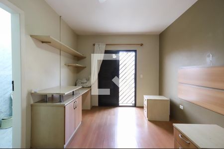 Casa à venda com 100m², 2 quartos e 2 vagas Casa à venda com 100m², 2 quartos e 2 vagasSuíte 2