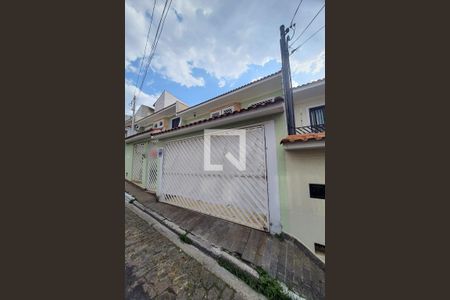 Casa à venda com 100m², 2 quartos e 2 vagas Casa à venda com 100m², 2 quartos e 2 vagasFachada