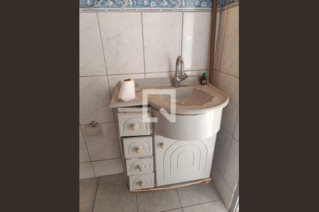 Casa à venda com 220m², 3 quartos e 2 vagasBanheiro