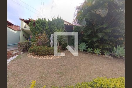 Casa à venda com 220m², 3 quartos e 2 vagasQuintal