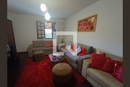 Sala de casa à venda com 3 quartos, 220m² em Alípio de Melo, Belo Horizonte