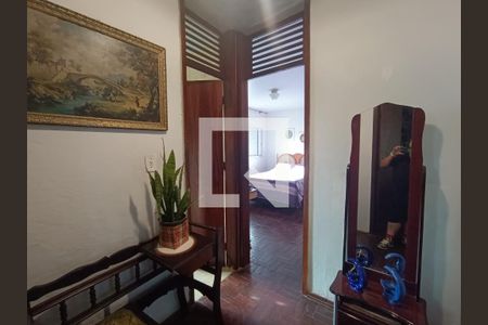 Casa à venda com 220m², 3 quartos e 2 vagasCorredor