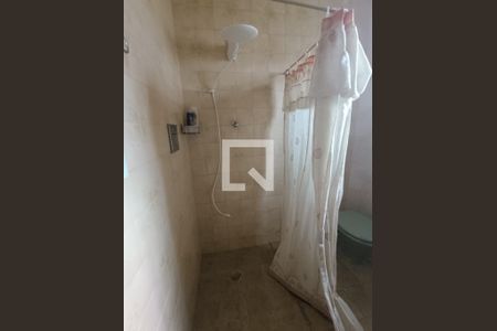 Casa à venda com 220m², 3 quartos e 2 vagasBanheiro