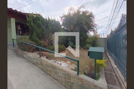 Casa à venda com 220m², 3 quartos e 2 vagasQuintal