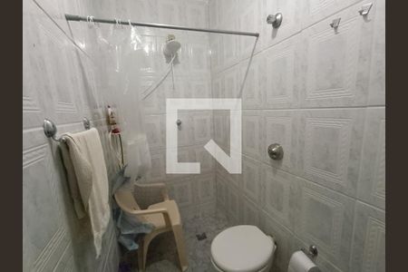 Casa à venda com 220m², 3 quartos e 2 vagasBanheiro