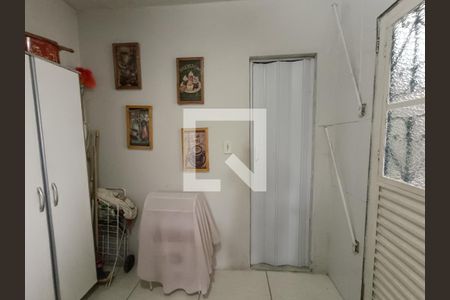 Casa à venda com 220m², 3 quartos e 2 vagasBanheiro