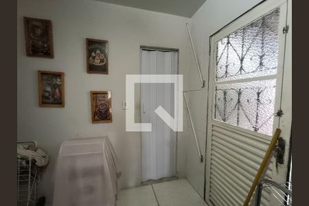 Casa à venda com 220m², 3 quartos e 2 vagasBanheiro
