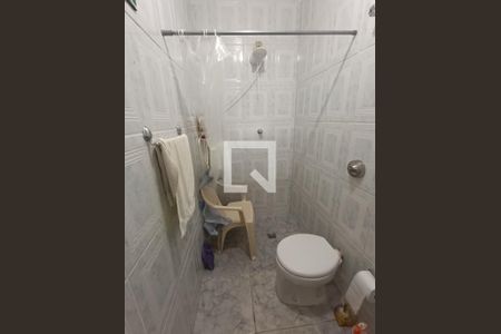 Casa à venda com 220m², 3 quartos e 2 vagasBanheiro