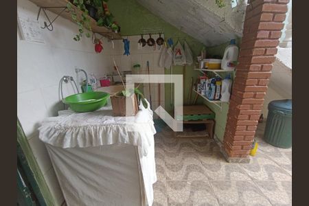 Casa à venda com 220m², 3 quartos e 2 vagasÁrea de Serviço