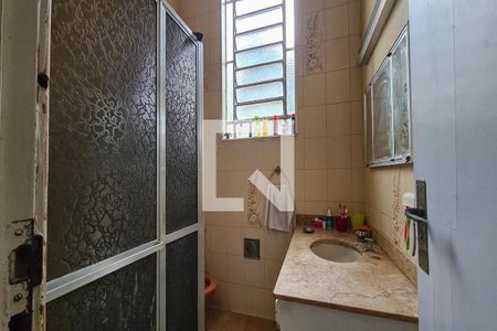 Casa à venda com 217m², 3 quartos e 2 vagasBanheiro