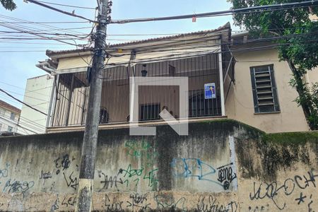 Casa à venda com 217m², 3 quartos e 2 vagasFachada