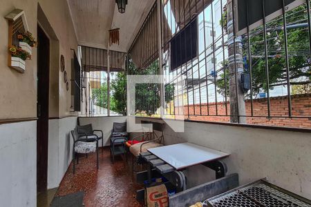 Casa à venda com 217m², 3 quartos e 2 vagasVaranda