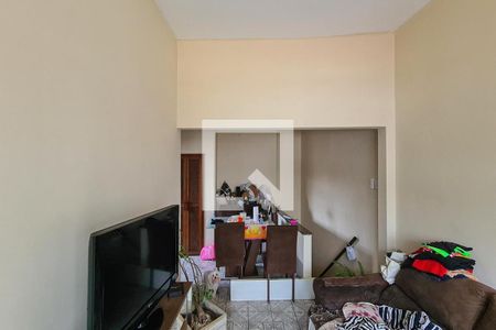 Casa à venda com 217m², 3 quartos e 2 vagasSala 2