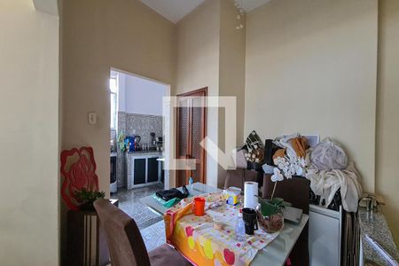 Casa à venda com 217m², 3 quartos e 2 vagasSala 2