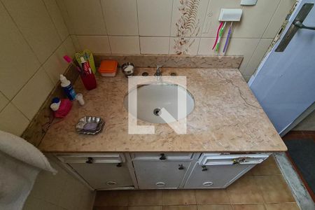 Casa à venda com 217m², 3 quartos e 2 vagasBanheiro