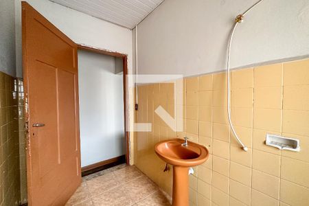 Casa à venda com 61m², 2 quartos e sem vaga Casa à venda com 61m², 2 quartos e sem vagaBanheiro