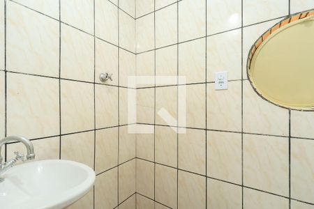 Banheiro de casa para alugar com 1 quarto, 42m² em Vila Monumento, São Paulo