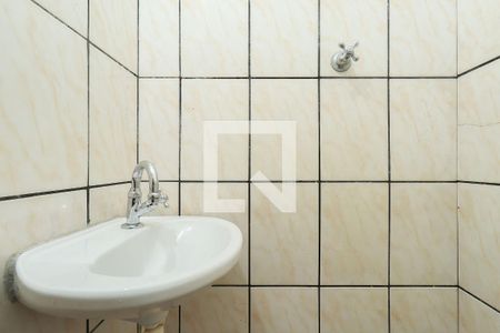 Banheiro de casa para alugar com 1 quarto, 42m² em Vila Monumento, São Paulo