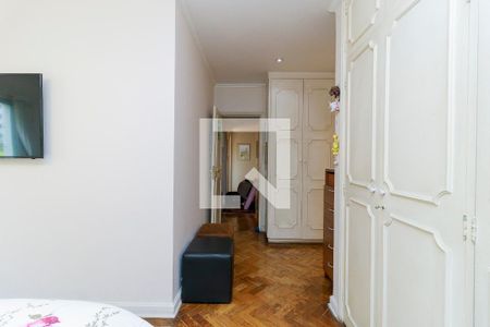 Apartamento à venda com 178m², 4 quartos e 2 vagas Apartamento à venda com 178m², 4 quartos e 2 vagasSuíte