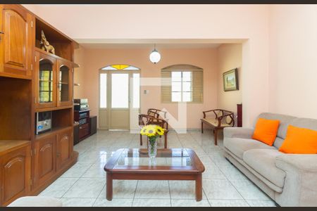 Sala de casa à venda com 3 quartos, 161m² em Ipiranga, Belo Horizonte