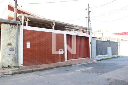 Casa à venda com 193m², 3 quartos e 1 vagaFachada 