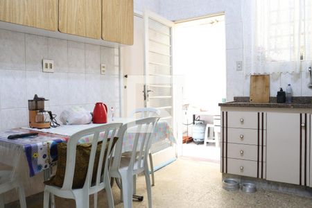 Casa à venda com 193m², 3 quartos e 1 vagaCozinha 