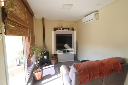 Sala 2 de casa de condomínio à venda com 3 quartos, 115m² em Medianeira, Porto Alegre