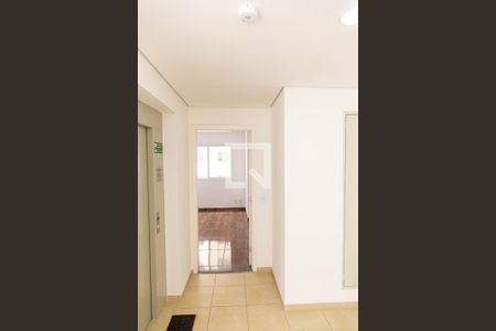 Apartamento para alugar com 45m², 2 quartos e 1 vaga Apartamento para alugar com 45m², 2 quartos e 1 vagaHall de entrada