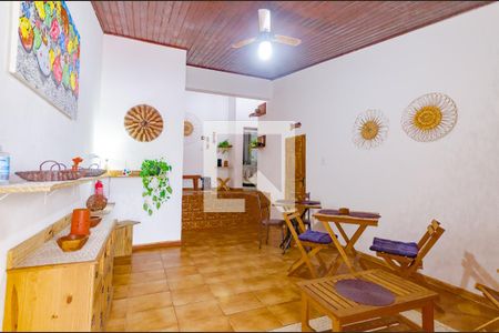 Sala de casa para alugar com 4 quartos, 153m² em Pituaçu, Salvador