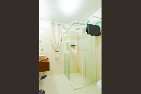 Banheiro da Suíte 1 de casa para alugar com 4 quartos, 153m² em Pituaçu, Salvador