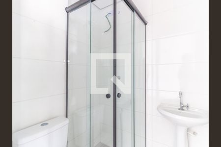 Banheiro de kitnet/studio para alugar com 1 quarto, 26m² em Quarta Parada, São Paulo