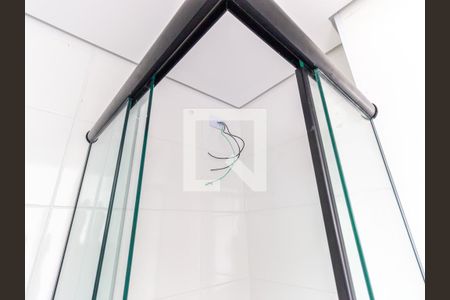 Banheiro de kitnet/studio para alugar com 1 quarto, 26m² em Quarta Parada, São Paulo