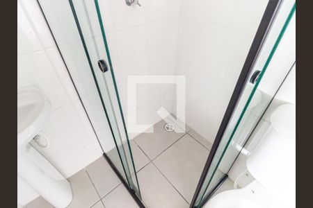 Banheiro de kitnet/studio para alugar com 1 quarto, 26m² em Quarta Parada, São Paulo