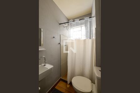 Banheiro de kitnet/studio para alugar com 1 quarto, 33m² em Centro, Niterói