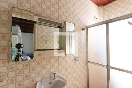 Casa à venda com 180m², 3 quartos e 2 vagasBanheiro de serviço