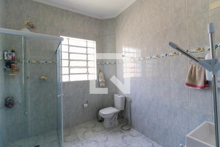 Casa à venda com 180m², 3 quartos e 2 vagasBanheiro da Suíte 2