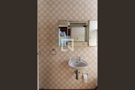 Casa à venda com 180m², 3 quartos e 2 vagasBanheiro de serviço