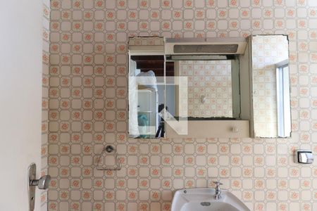 Casa à venda com 180m², 3 quartos e 2 vagasBanheiro de serviço