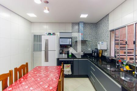 Casa à venda com 169m², 5 quartos e 2 vagas Casa à venda com 169m², 5 quartos e 2 vagasCozinha