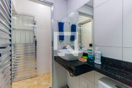 Casa à venda com 169m², 5 quartos e 2 vagas Casa à venda com 169m², 5 quartos e 2 vagasBanheiro 2